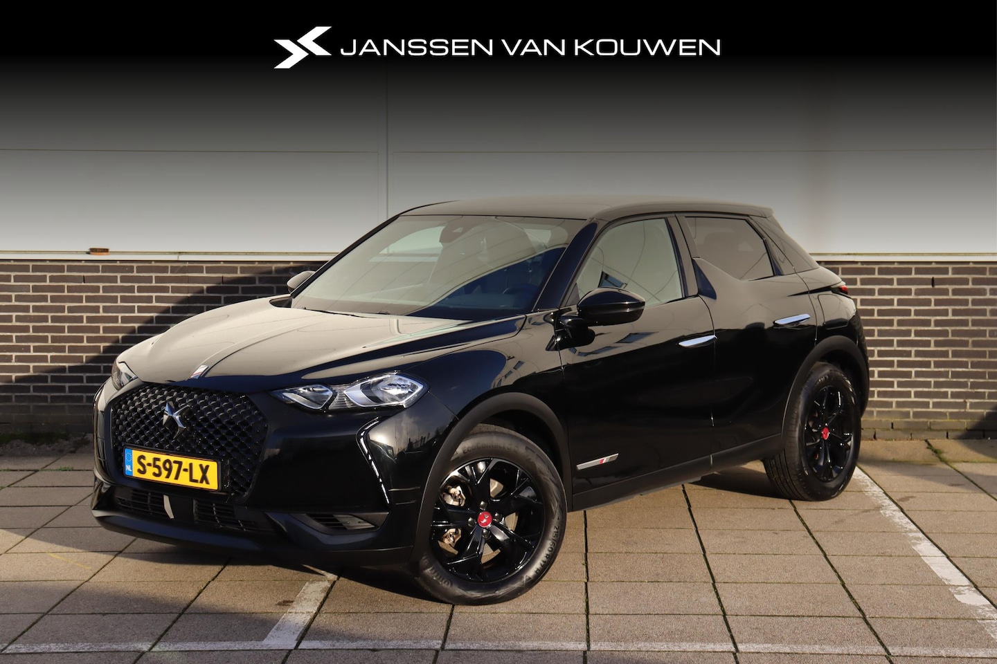 DS 3 Crossback - E-Tense Performance Line 50 kWh *3-Fase * Stoelverwarming * 100% Electrisch - AutoWereld.nl