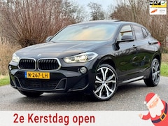 BMW X2 - SDrive20i High Executive / Leder / Panodak / 20INC / Camera / Dealer Onderhouden / NAP