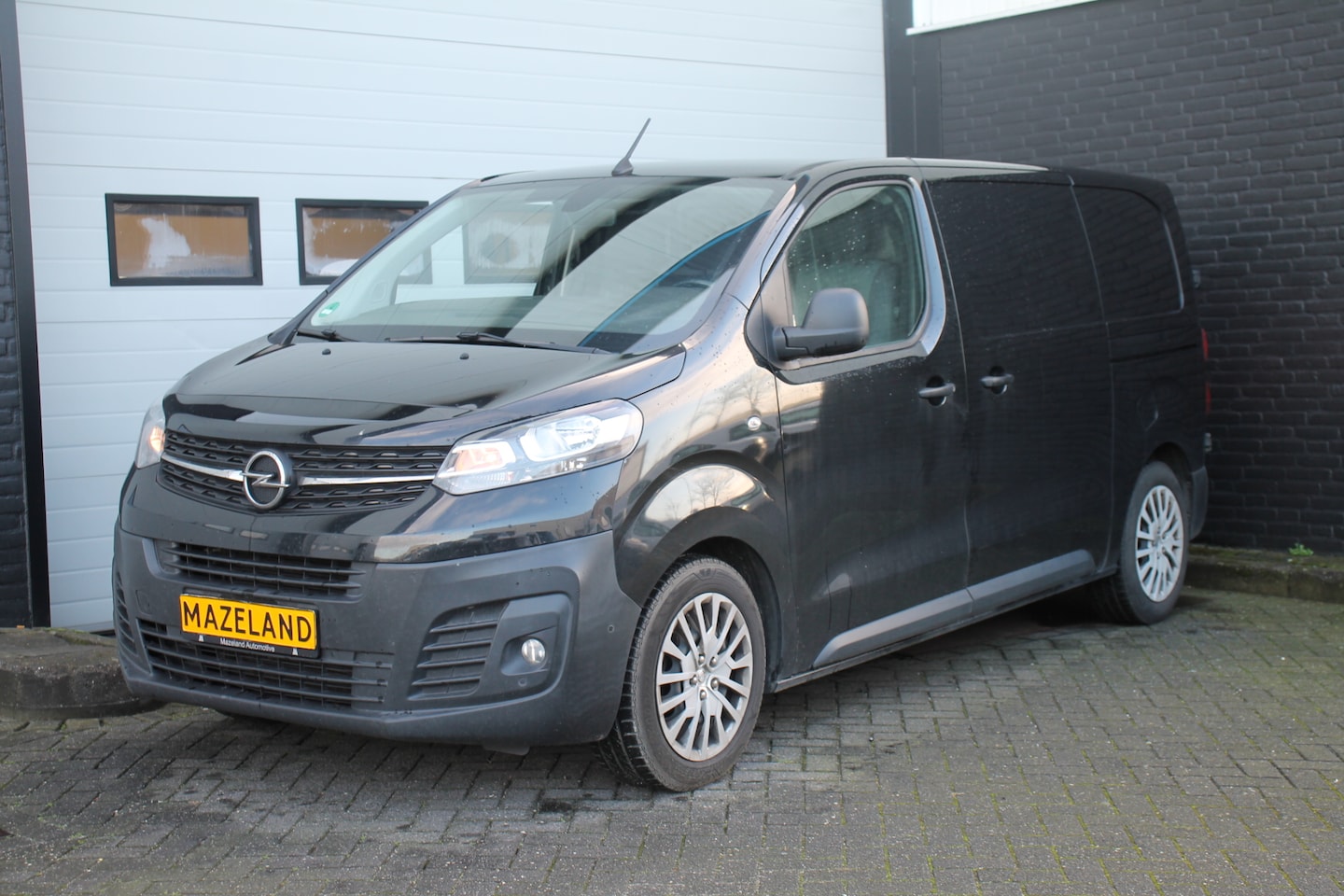 Opel Vivaro - 2.0 CDTI 150PK 2x Schuifdeur L2 EURO 6 - Airco - Navi - Cruise - € 12.499,- Excl. - AutoWereld.nl