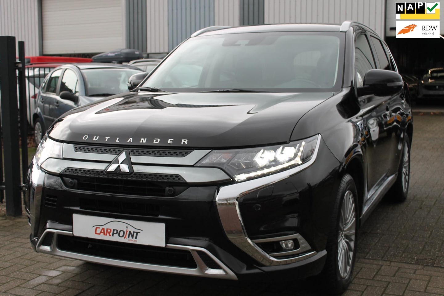 Mitsubishi Outlander - 2.4 PHEV S-Edition 4WD 360 Leer Navi Keyless!! - AutoWereld.nl