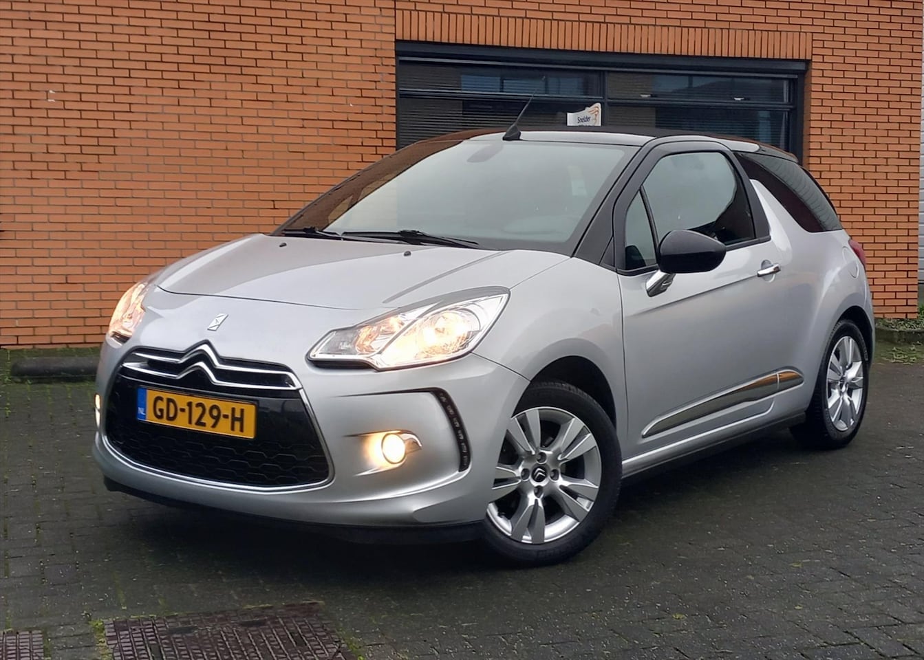 Citroën DS3 Cabrio - 1.2 So Chic - AutoWereld.nl