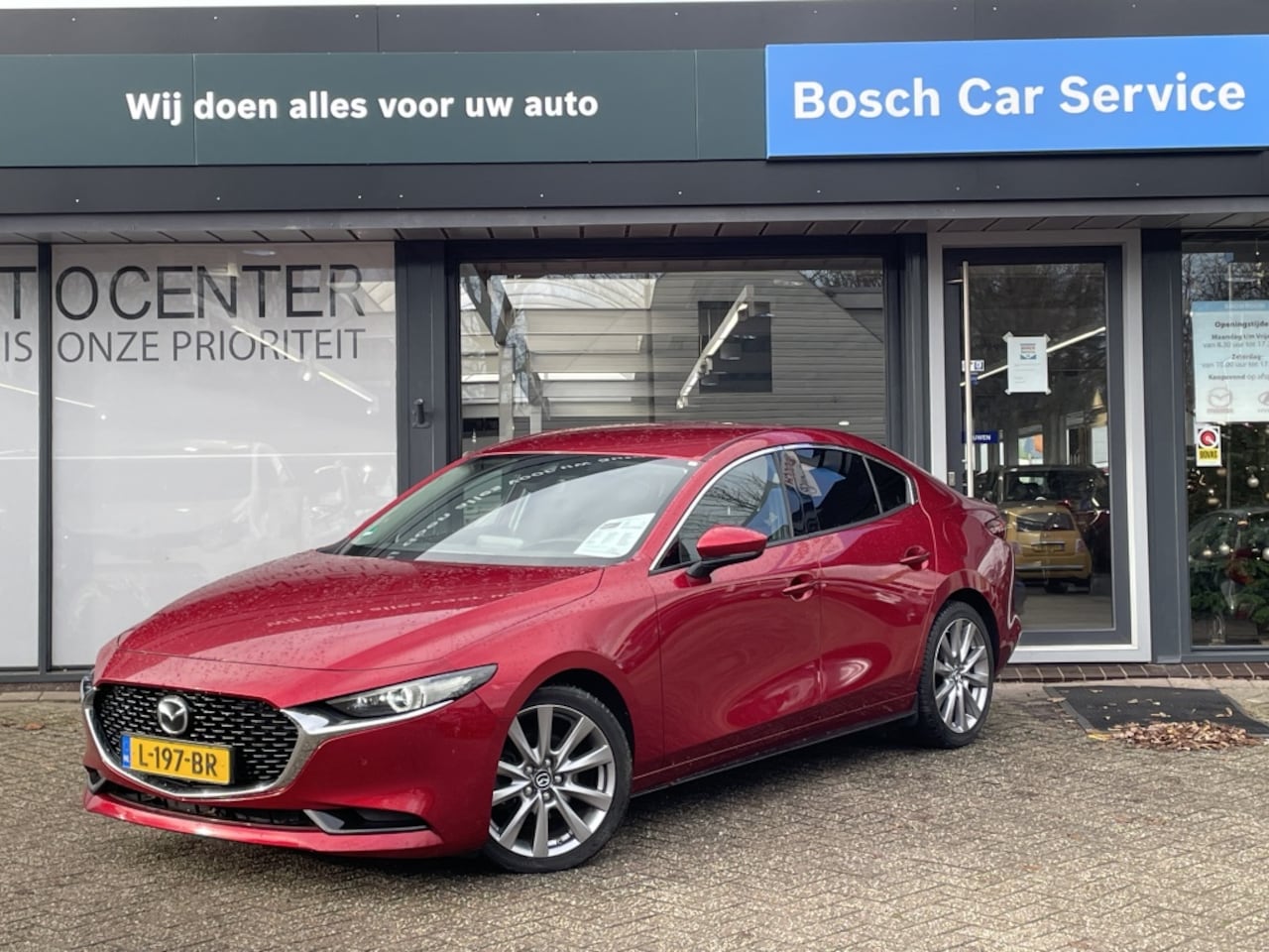 Mazda 3 Sport - 2.0 e-SA-G Sportive | Camera | Navi | Clima - AutoWereld.nl