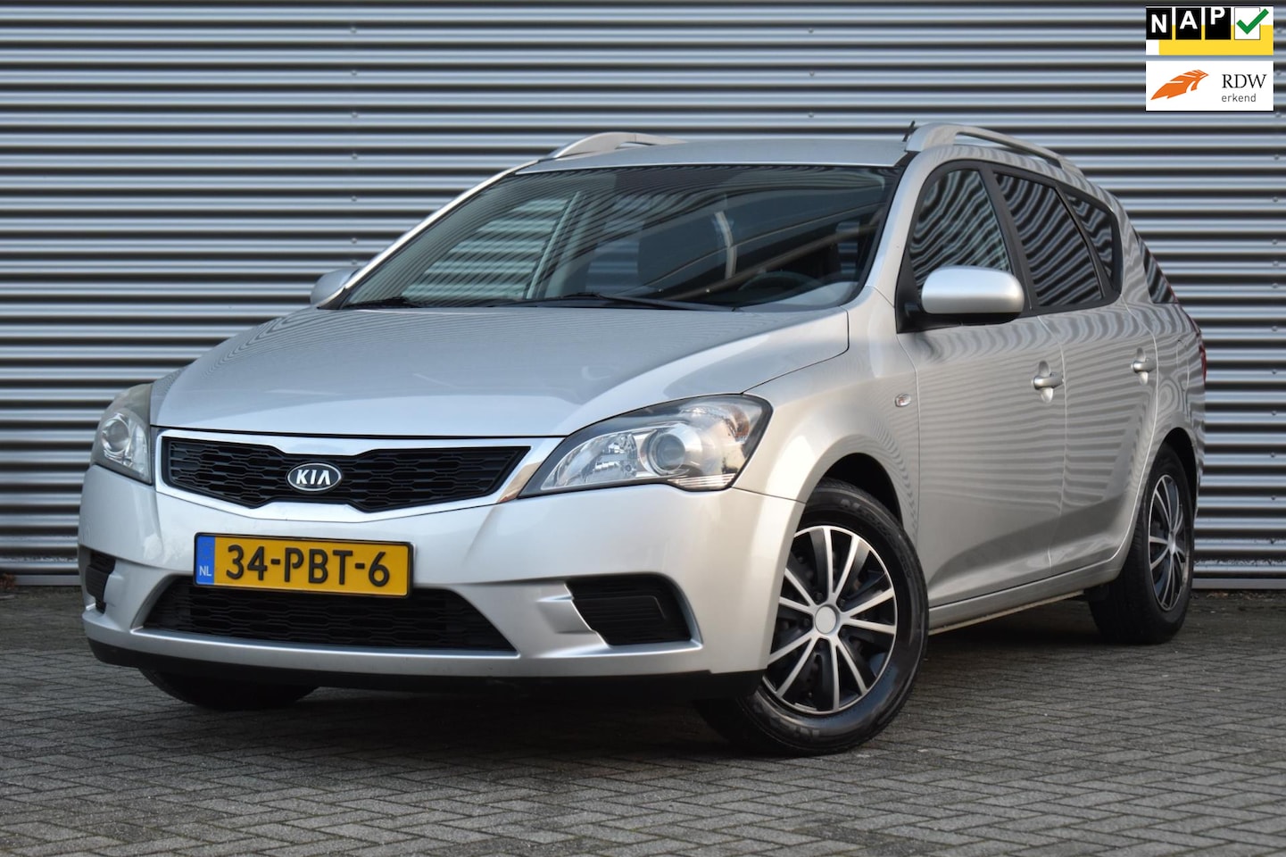 Kia Cee'd - 1.4 CVVT X-tra 1.4 CVVT X-tra, Airco, Radio/cd, Nieuw Apk & Onderhoud. - AutoWereld.nl