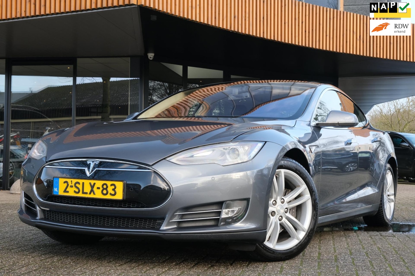 Tesla Model S - 85 Base/Marge/Free Supercharge/Panoramadak/MCU2/Camera - AutoWereld.nl