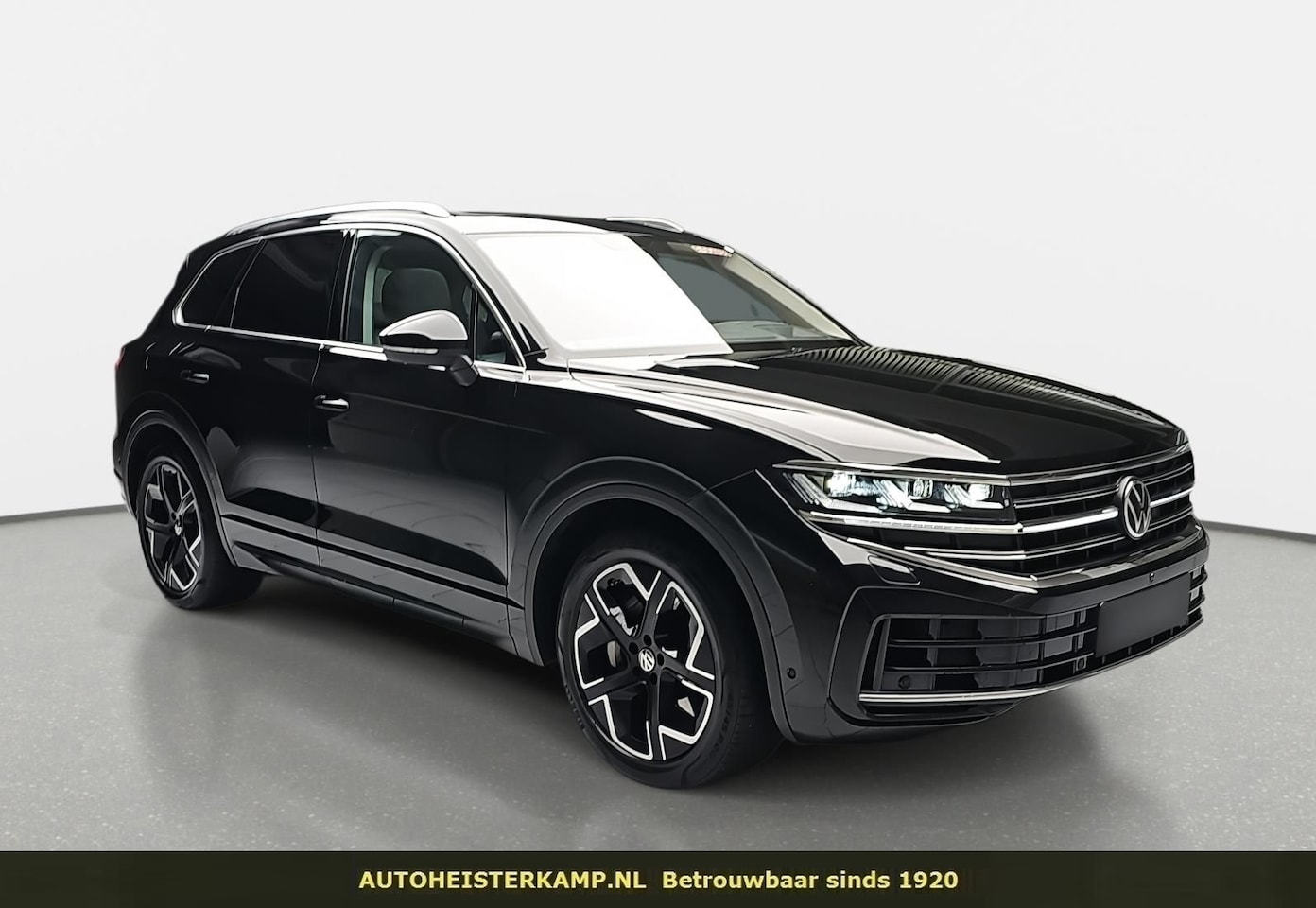 Volkswagen Touareg - 3.0 TSi eHybrid 4MOTION Elegance ACC Panoramadak Trekhaak Luchtvering 20 Inch - AutoWereld.nl