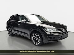 Volkswagen Touareg - 3.0 TSi eHybrid 4MOTION Elegance ACC Panoramadak Trekhaak Luchtvering 20 Inch