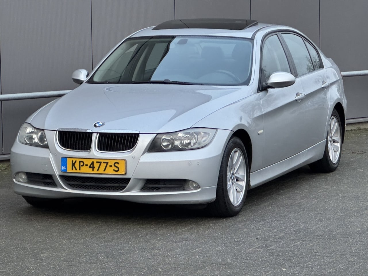 BMW 3-serie - 320i Executive bomvol - AutoWereld.nl