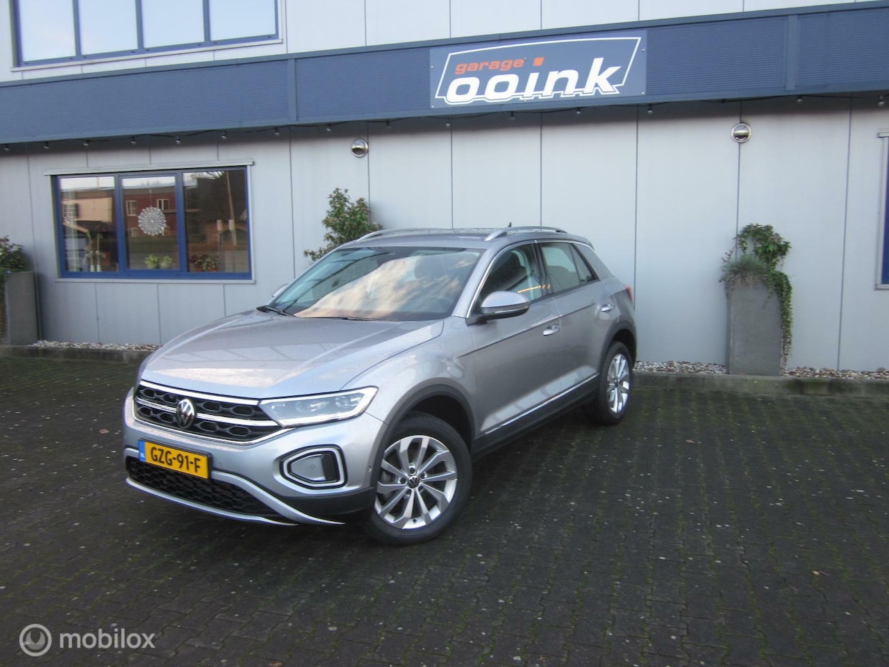 Volkswagen T-Roc - 1.5 TSI Life Business 1.5 TSI Life Business - AutoWereld.nl