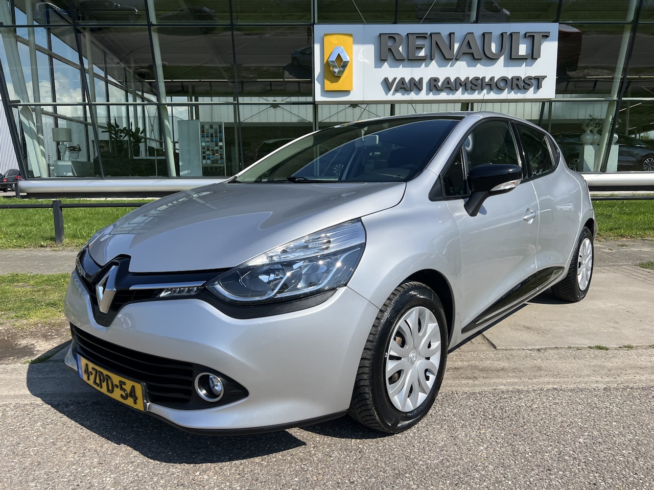 Renault Clio - 0.9 TCe Expression / Trekhaak afneembaar / Airco / Elek Ramen V / Elek Spiegels / Cruise / - AutoWereld.nl