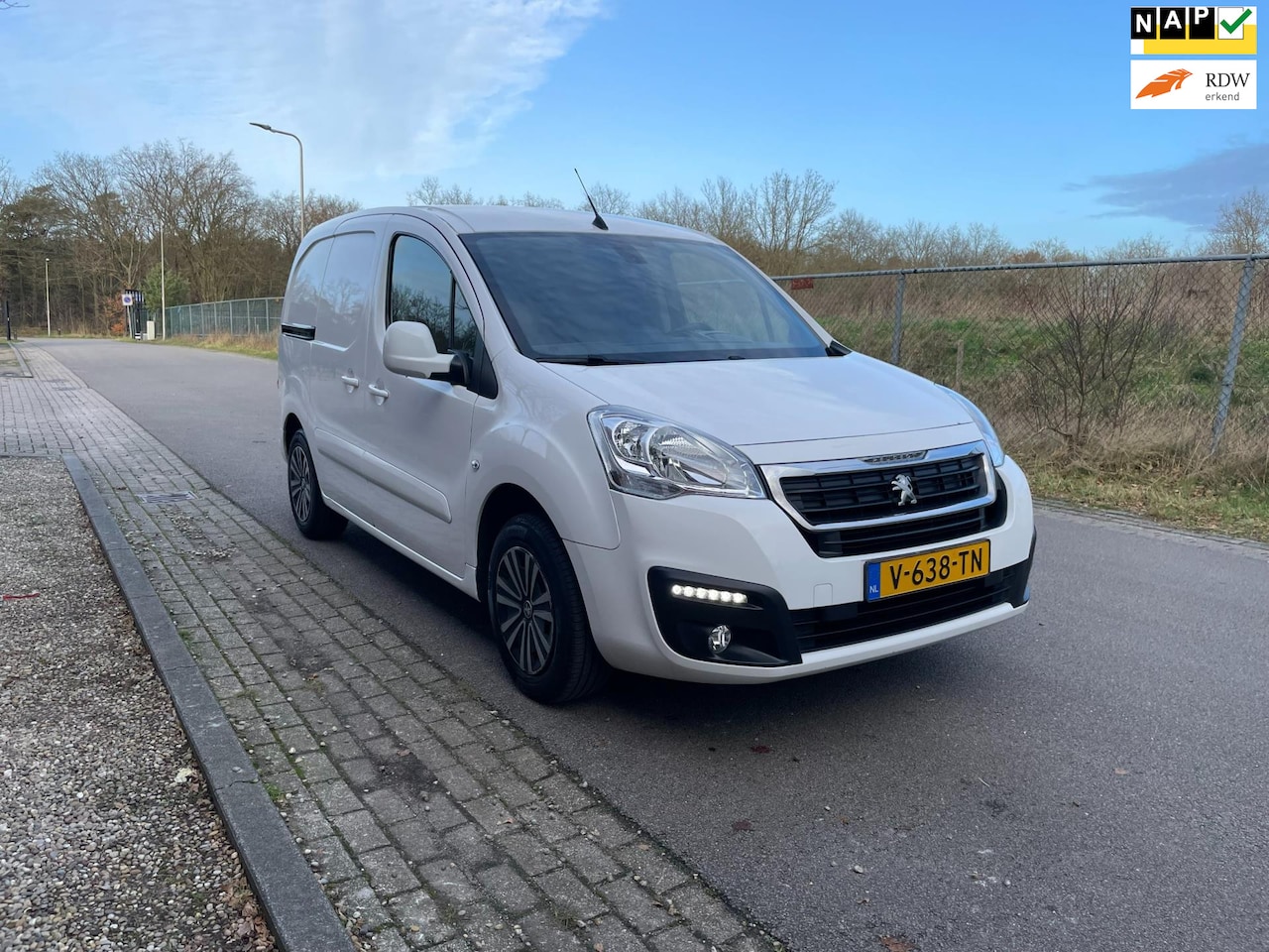 Peugeot Partner - 120 1.6 BlueHDi 75 L1 Premium Pack 120 1.6 BlueHDi 75 L1 Premium Pack Net Busje - AutoWereld.nl