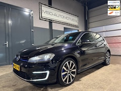 Volkswagen Golf - 1.4 TSI GTE Panoramadak Stoelverwarming Onderhouden NAP