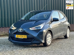 Toyota Aygo - 1.0 VVT-i x-play 5drs/Nav/Camera/Apple carplay enz