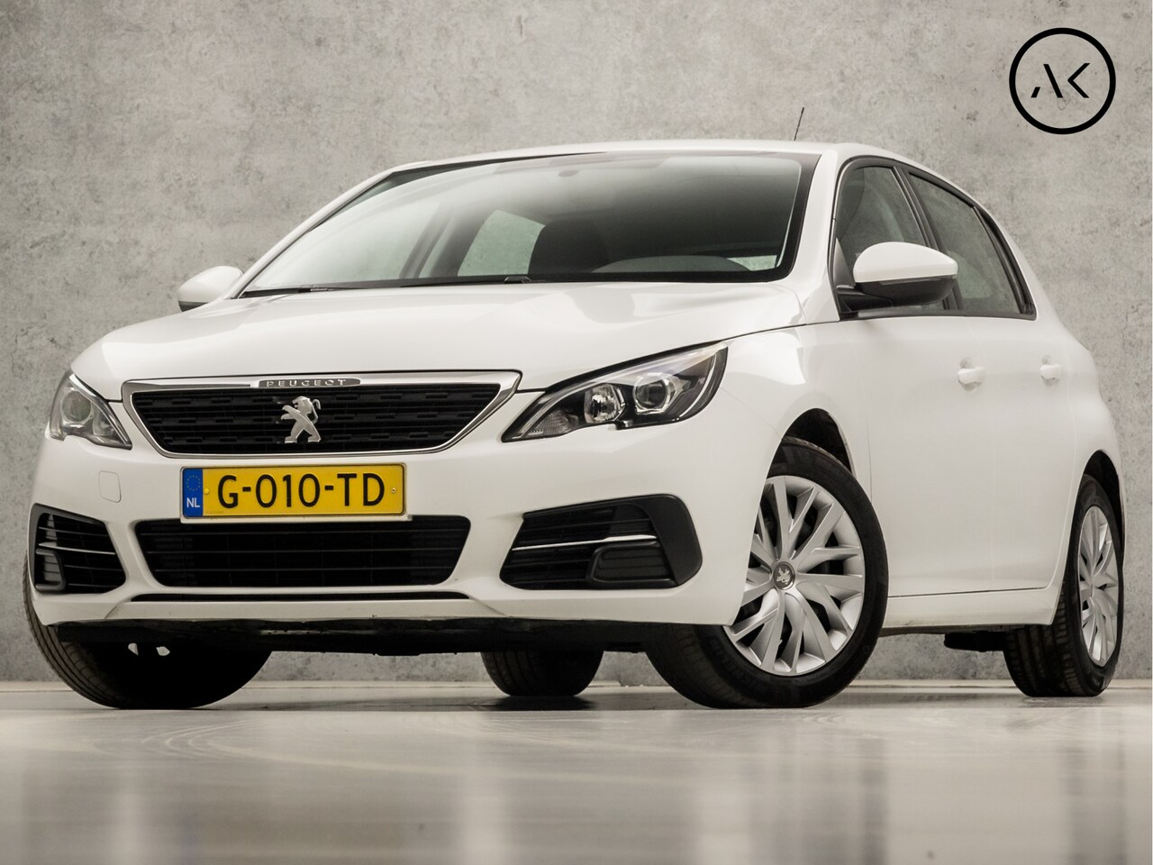 Peugeot 308 - 1.2 PureTech Luxury (NAVIGATIE, BLUETOOTH, CRUISE, CLIMATE, ELEK PAKKET, ARMSTEUN, SPORTST - AutoWereld.nl