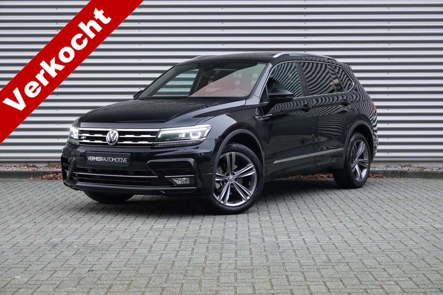 Volkswagen Tiguan Allspace - 1.5 TSI Highline Business R 7p. | Panoramadak | Trekhaak | ACC | Camera | Navi | Keyless | - AutoWereld.nl