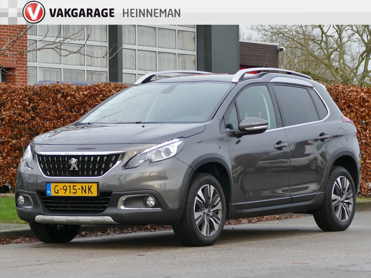 Peugeot 2008 - 1.2 PureTech Allure | Apple Carplay/ Android auto | panoramadak | afneembare trekhaak - AutoWereld.nl