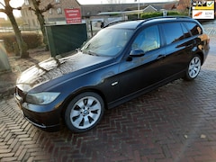 BMW 3-serie Touring - 318i High Executive