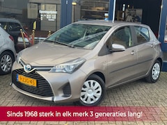 Toyota Yaris - 1.5 Hybrid Aspiration AUTOMAAT 5 deurs NL AUTO NAP Navi l Camera l Afneem trekhaak l Airco