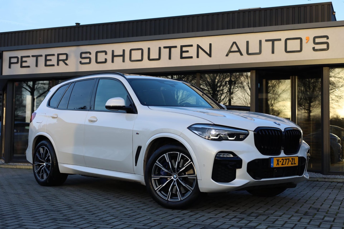 BMW X5 - XDrive45e M-Pakket High Executive | Pano | Luchtvering | El. Trekhaak | 360 Camera | - AutoWereld.nl