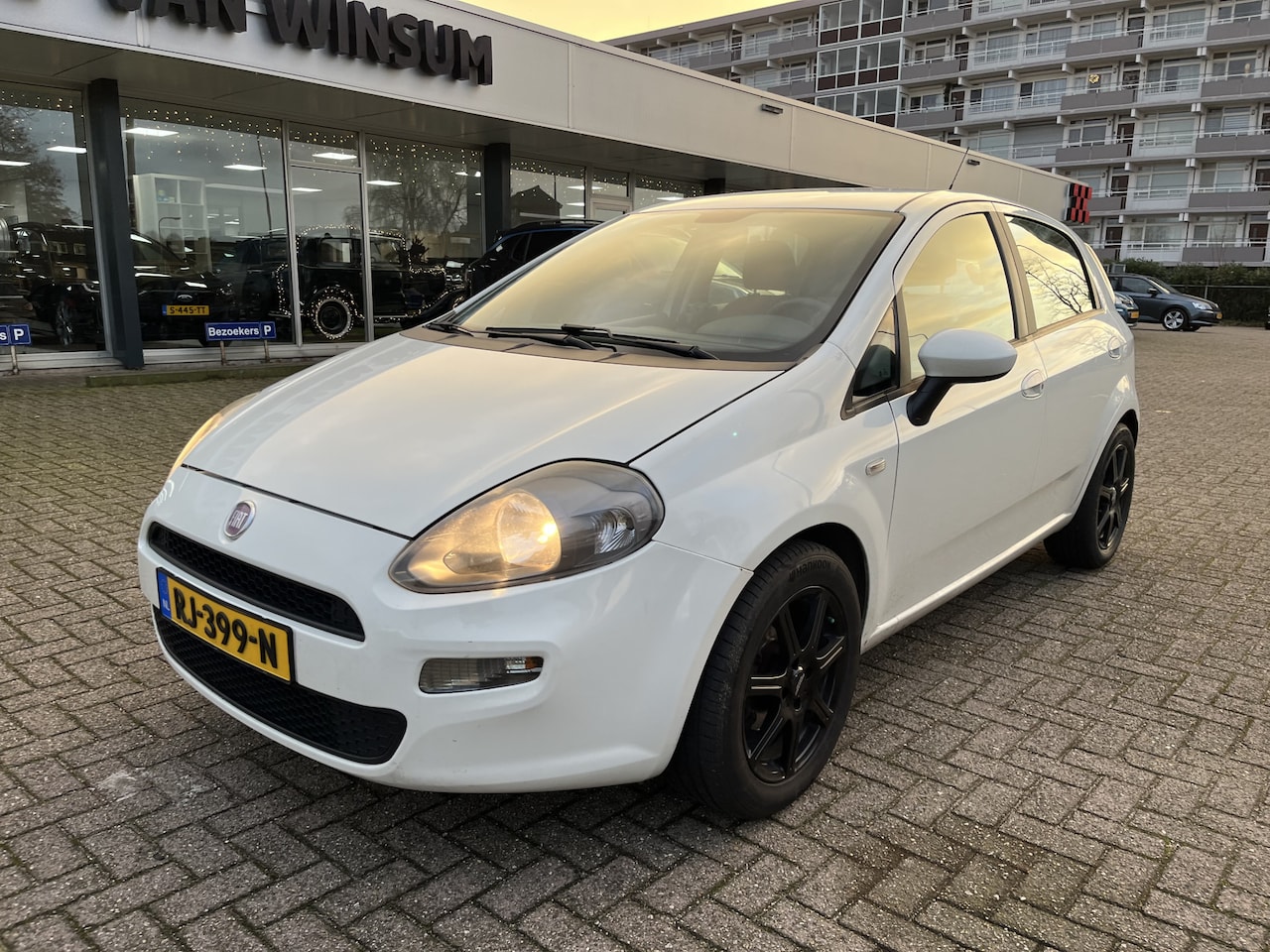 Fiat Punto Evo - 1.2 5drs Lmv Airco - AutoWereld.nl