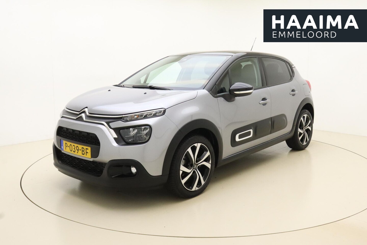 Citroën C3 - 1.2 PureTech Shine 110pk Automaat | Navigatie | Climate Control | Camera | Cruise control - AutoWereld.nl