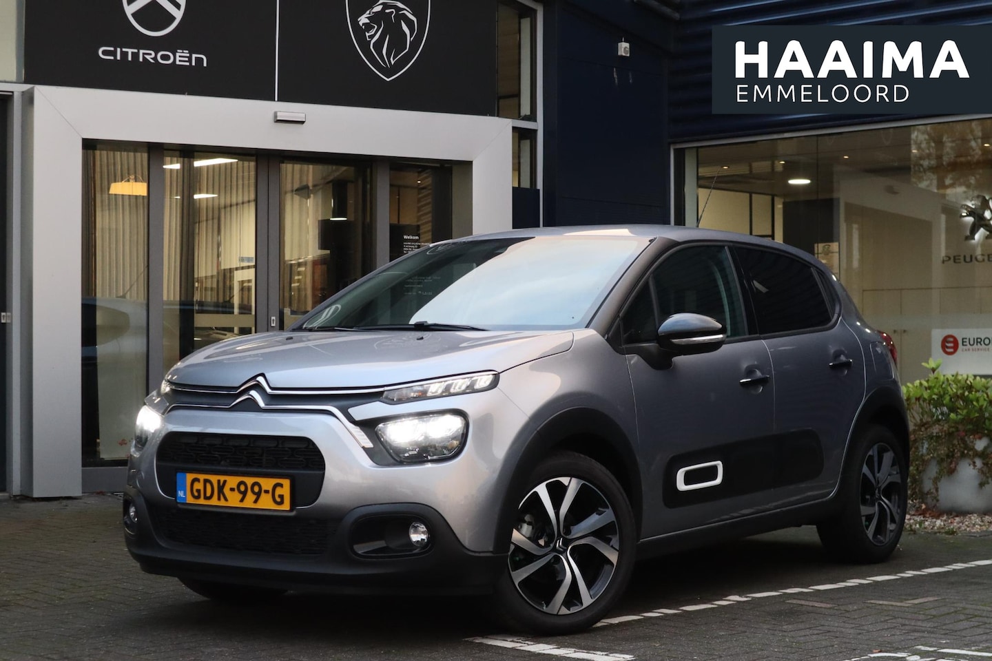 Citroën C3 - 1.2 PureTech Max | Stoelverwarming | Navigatie | Climate Control | Parkeercamera/-sensoren - AutoWereld.nl