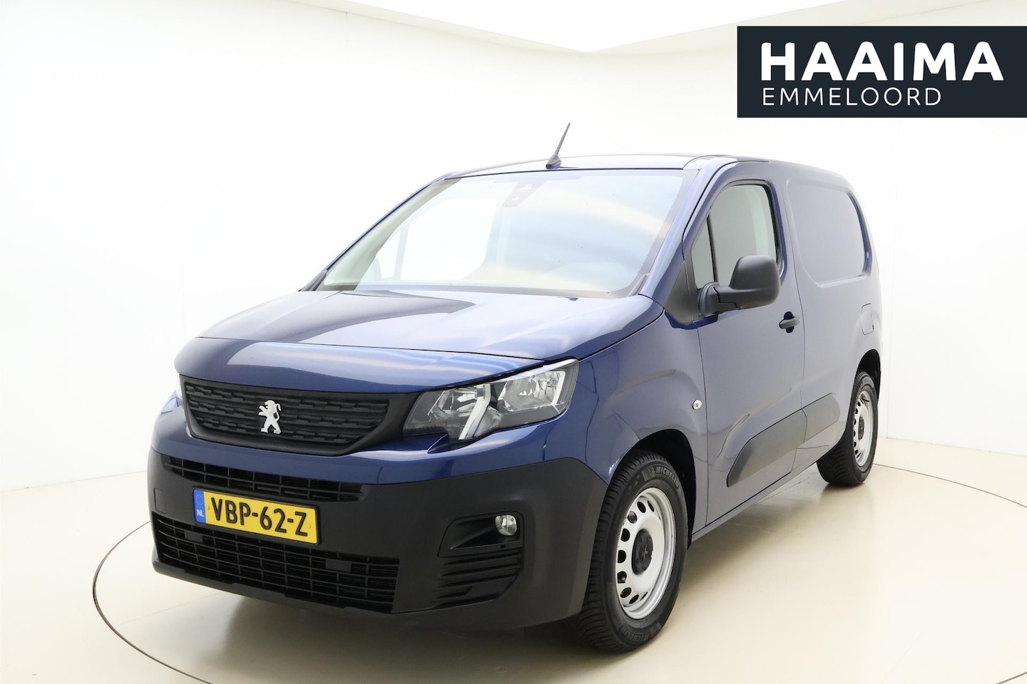 Peugeot Partner - 1.5 BlueHDI Grip | Grip Control | Parkeersensoren | Leder | 3 Zitplaatsen | Cruise control - AutoWereld.nl