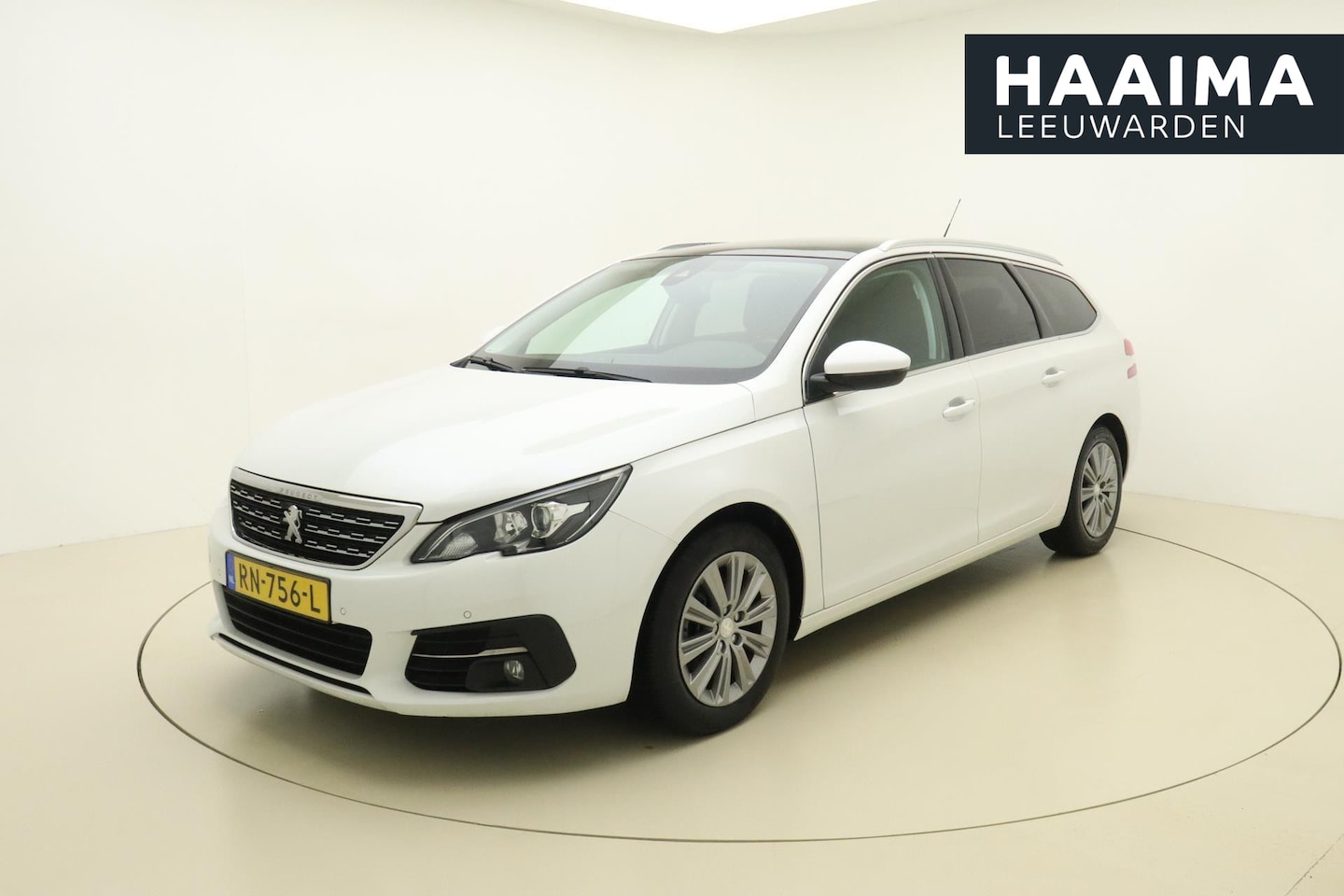 Peugeot 308 SW - 1.2 PureTech Blue Lease Premium | Lichtmetalen Velgen | Panorama Dak | Camera | Parkeersen - AutoWereld.nl