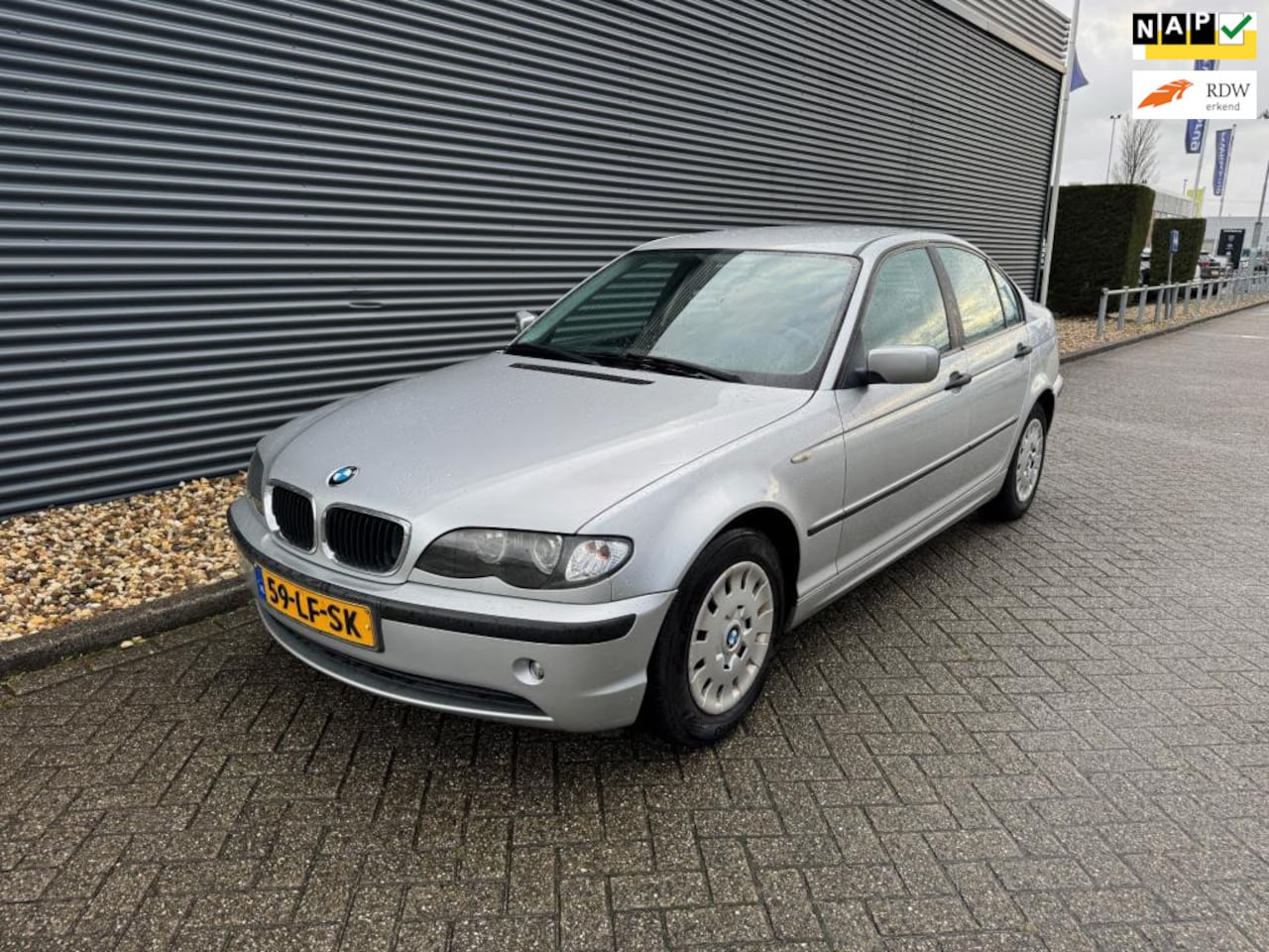 BMW 3-serie - 316i Black & Silver - AutoWereld.nl