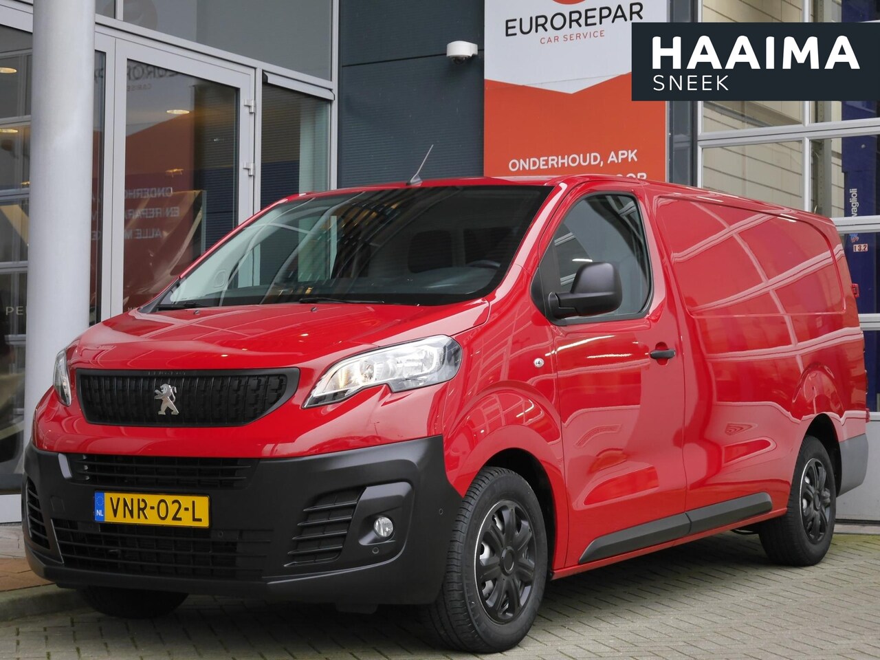 Peugeot Expert - 2.0 BlueHDI 145 Long Premium | Trekhaak | Navigatie | Geïsoleerde scheidingswand | Betimme - AutoWereld.nl