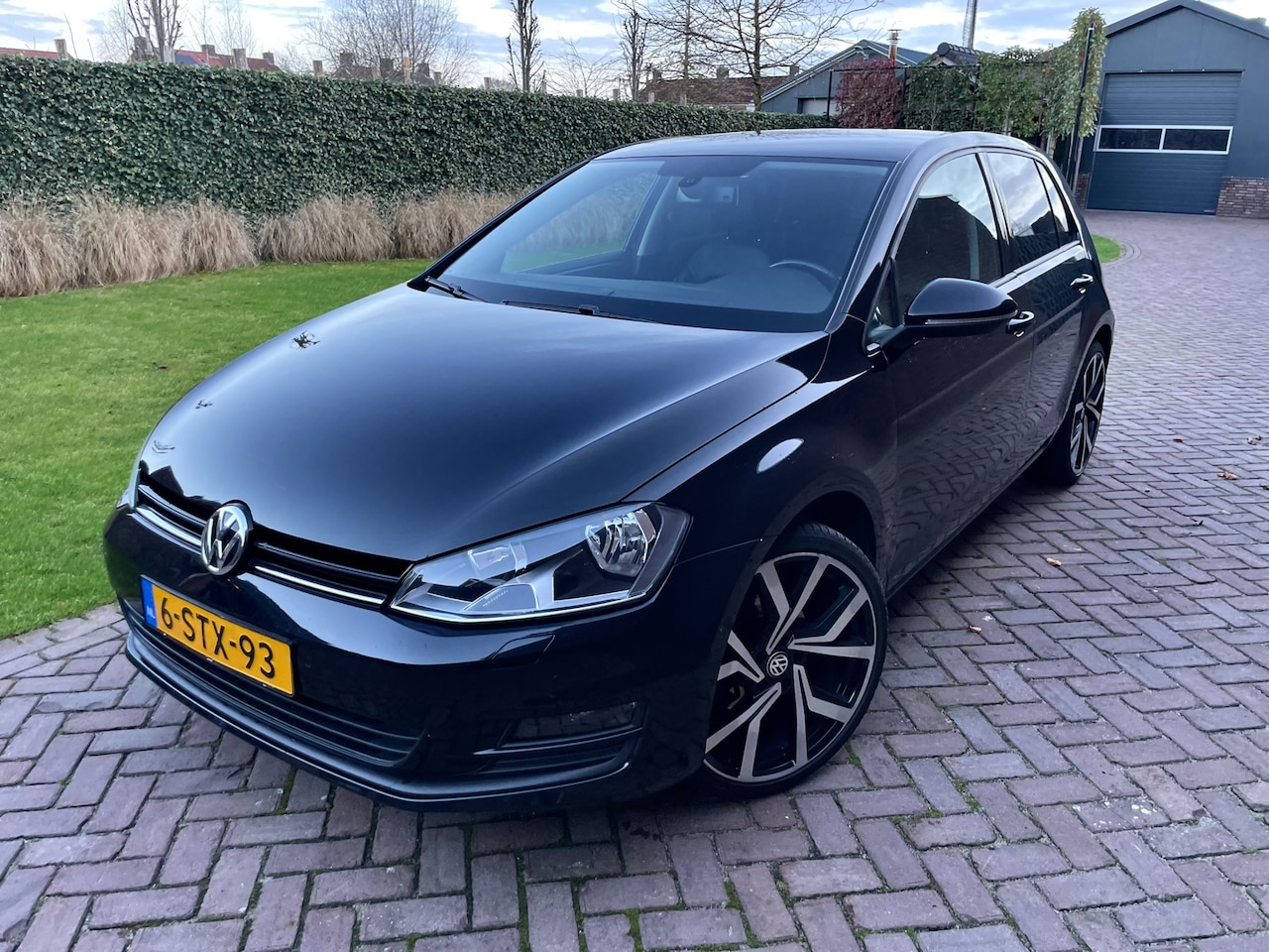 Volkswagen Golf - 1.6 TDI Highline Navi Trekhaak - AutoWereld.nl