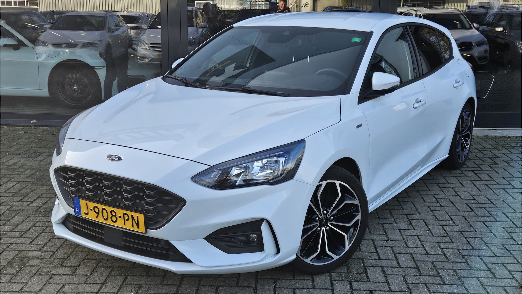 Ford Focus - 1.0 EcoBoost Hybrid ST Line + B&O SOUND + CAMERA + LED + KEYLESS - AutoWereld.nl