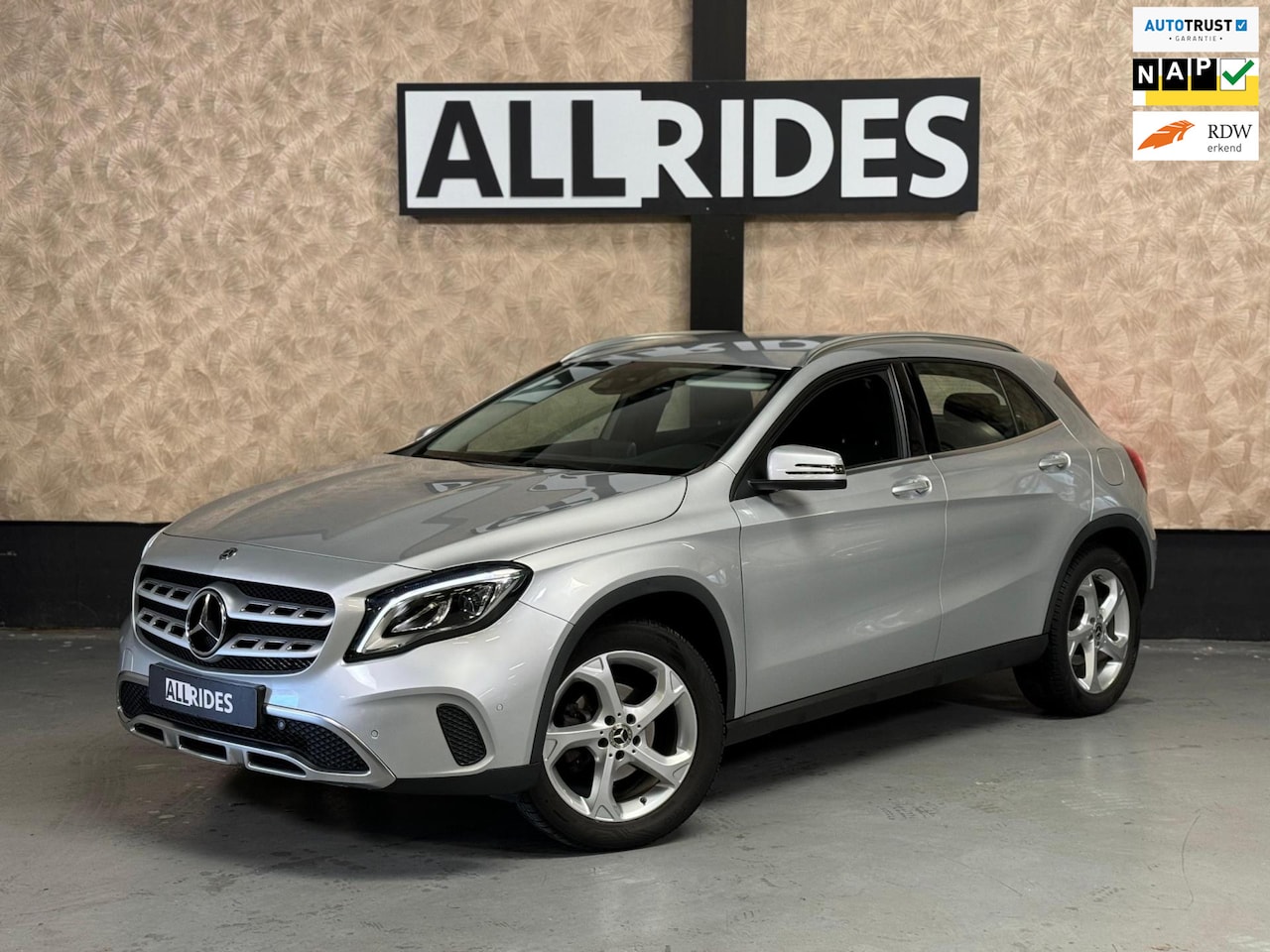 Mercedes-Benz GLA-Klasse - 180 Business Solution Limited l Leder l Cruise l DAB l LED - AutoWereld.nl