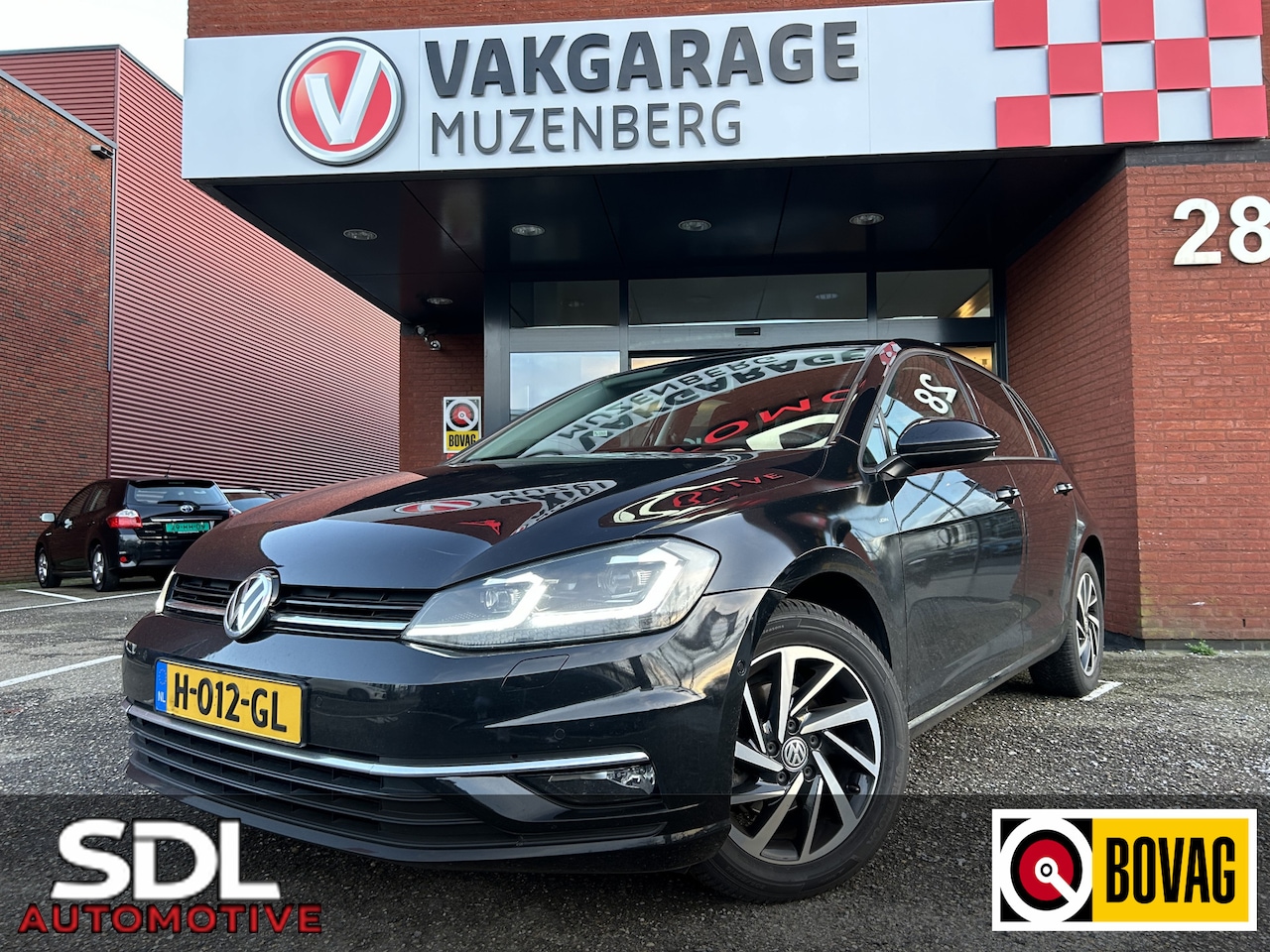 Volkswagen Golf - 1.0 TSI Highline // FULL LED // NAVI // PDC // CLIMA // LAGE KM-STAND!!! - AutoWereld.nl