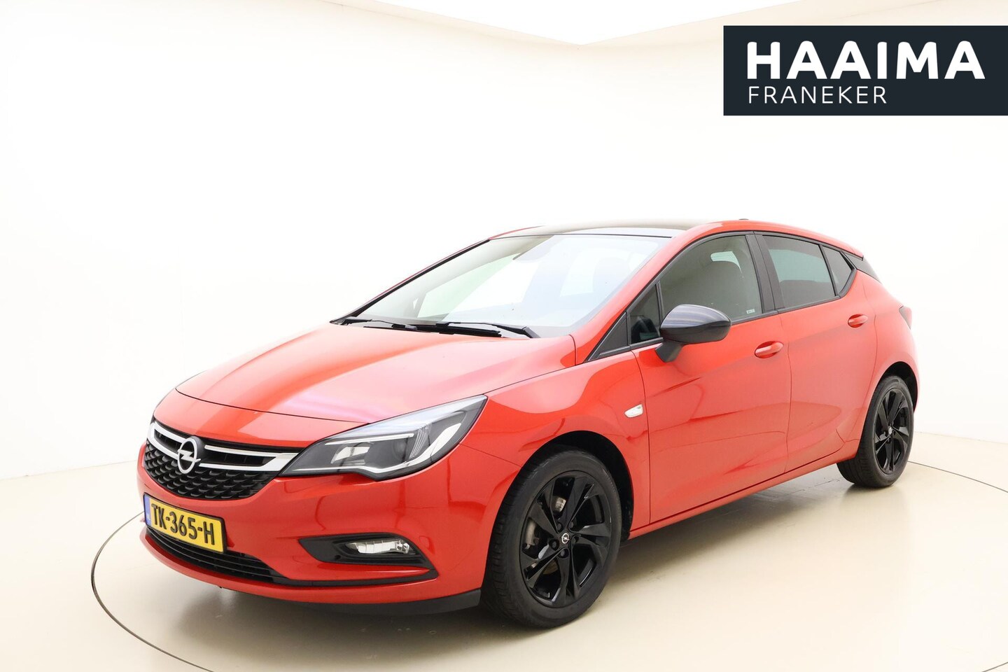 Opel Astra - 1.4 Black Edition 150pk | Navigatie | Airco | Sportief | Parkeersensoren Achter | Weinig K - AutoWereld.nl