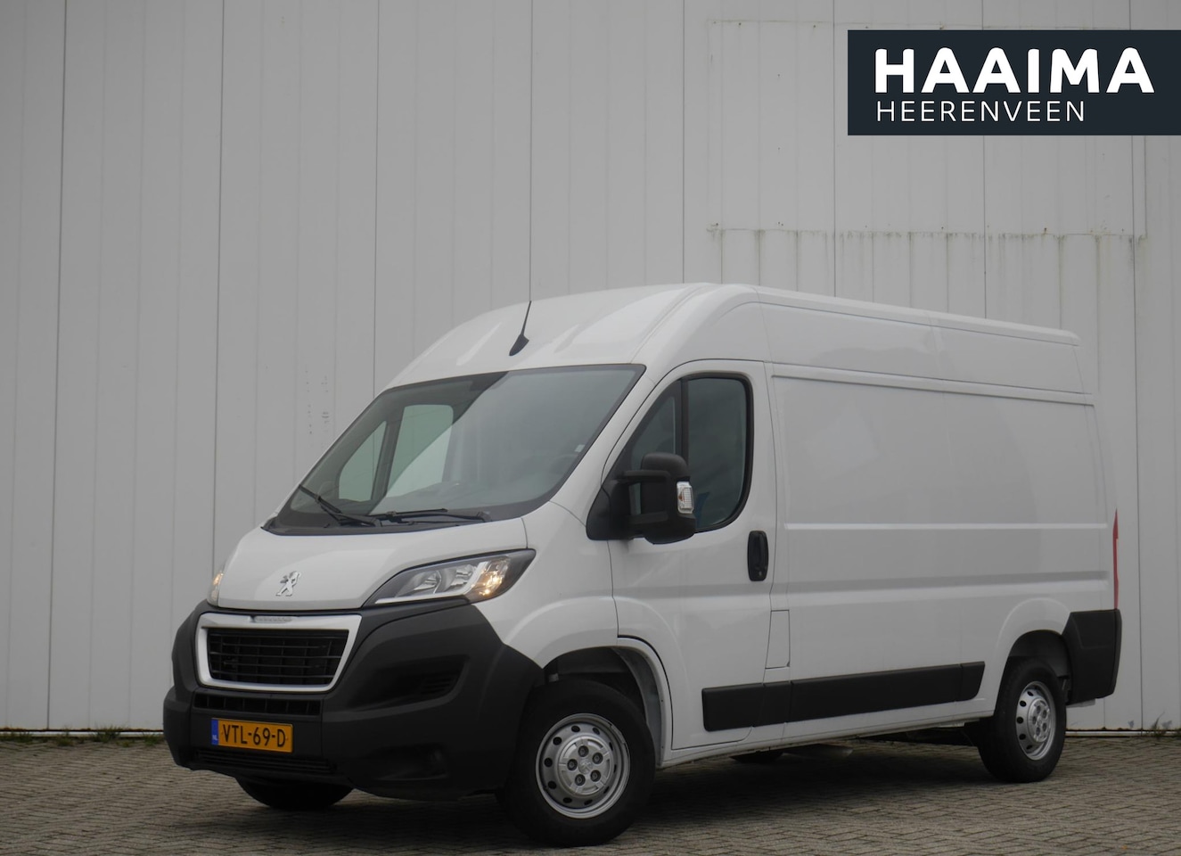 Peugeot Boxer - 2.2 BlueHDi L2H2 3.0t 120 Pk | 3-Zits | Cruise Control | Radio | Navigatie | Trekhaak | Ve - AutoWereld.nl