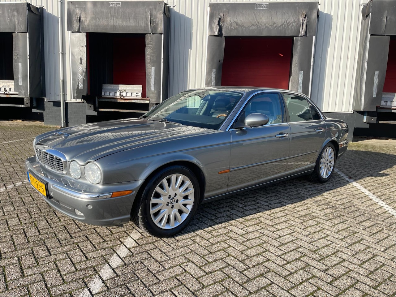 Jaguar XJ - 3.0 V6 AUTOMAAT / NIEUWE APK! - AutoWereld.nl