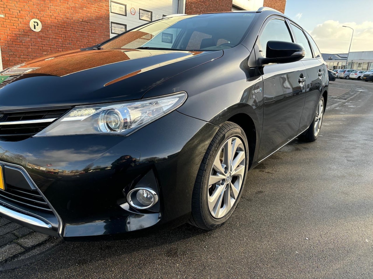 Toyota Auris Touring Sports - 1.8 Hybrid Dynamic / Climate / Navigatie - AutoWereld.nl