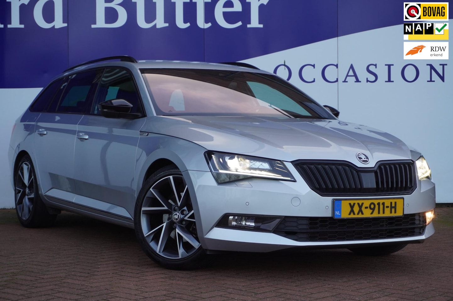 Skoda Superb Combi - 1.5 TSI ACT Sportline Business / LED / Alcantara / Vitrual / ACC / Canton / 19"lmv / = SUP - AutoWereld.nl