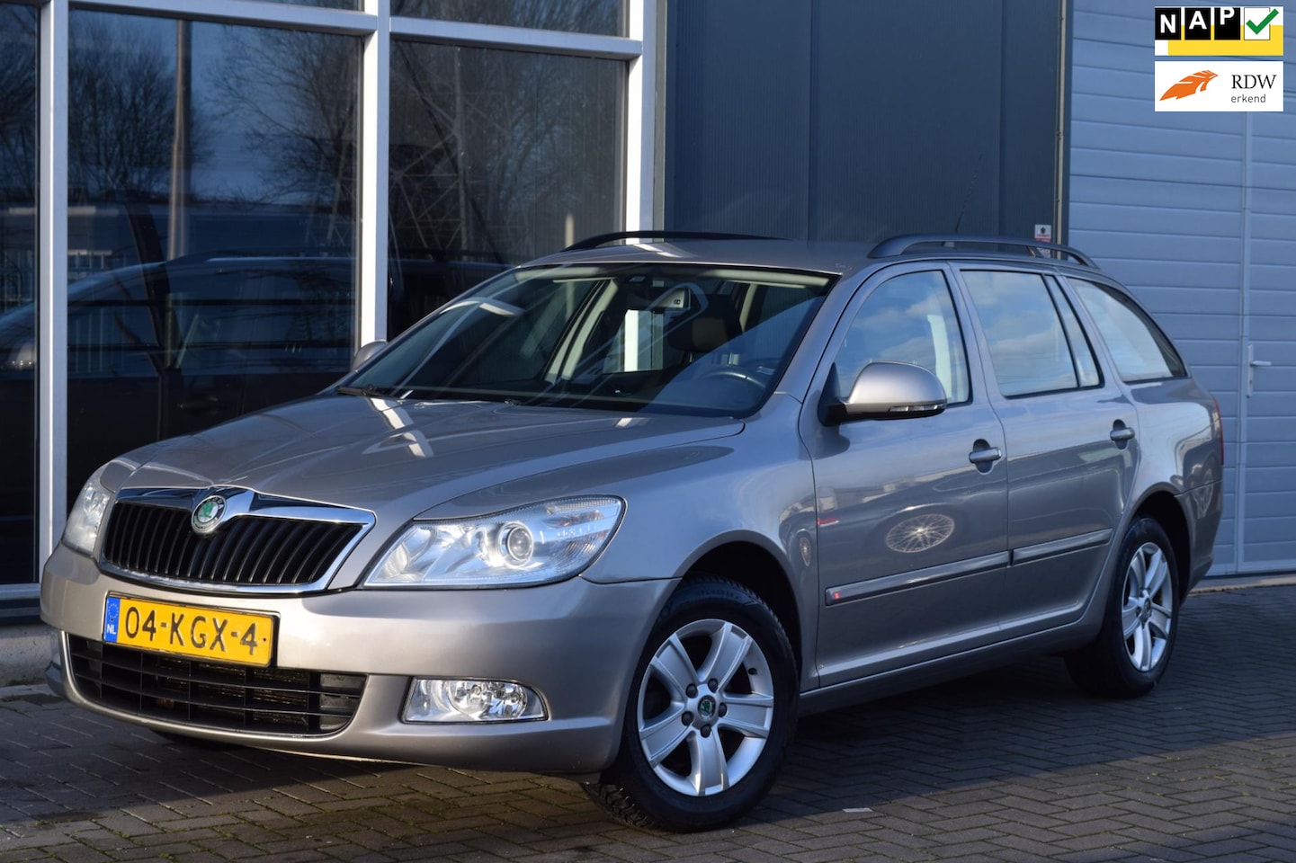 Skoda Octavia Combi - 1.4 TSI Ambition Business Line | Clima | Cruise | Navi | NAP + APK 12-2025 ! - AutoWereld.nl