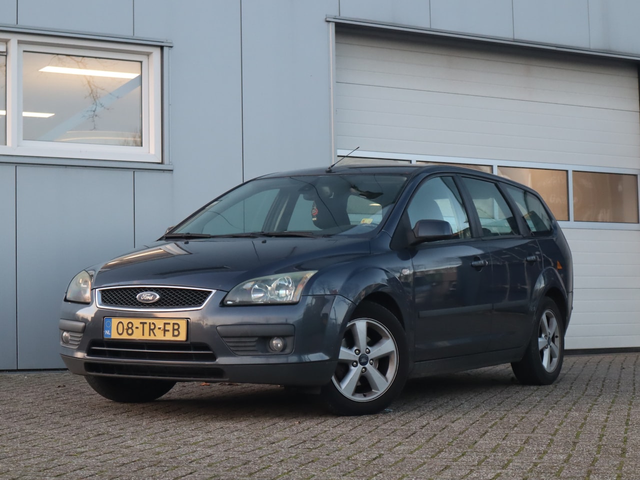 Ford Focus Wagon - 1.6-116 PK Futura / APK 04-06-2024 / Trekhaak - AutoWereld.nl