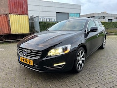 Volvo V60 - 2.4 D6 AWD Plug-In Hybrid Summum Pano Leer Navi