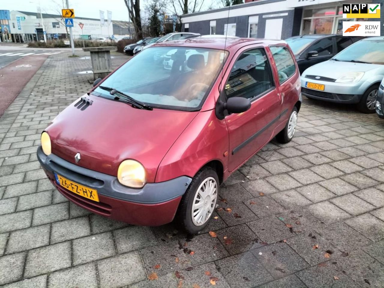 Renault Twingo - 1.2 Authentique! SUPER ZUINIG! ZO MEENEMEN! - AutoWereld.nl