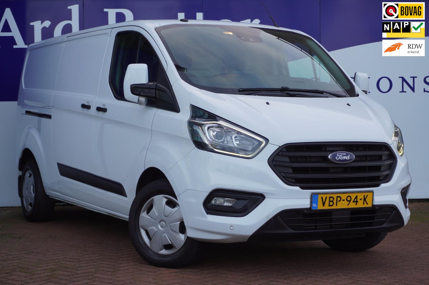 Ford Transit Custom - 300 2.0 TDCI L2H1 Trend / 130PK / Aut. / Camera / Navi / 1 EIG / = ZEER NETJES !! - AutoWereld.nl