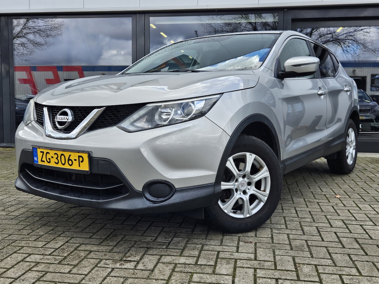 Nissan Qashqai - 1.2 Visia + CRUISE + LM VELGEN + AIRCO - AutoWereld.nl