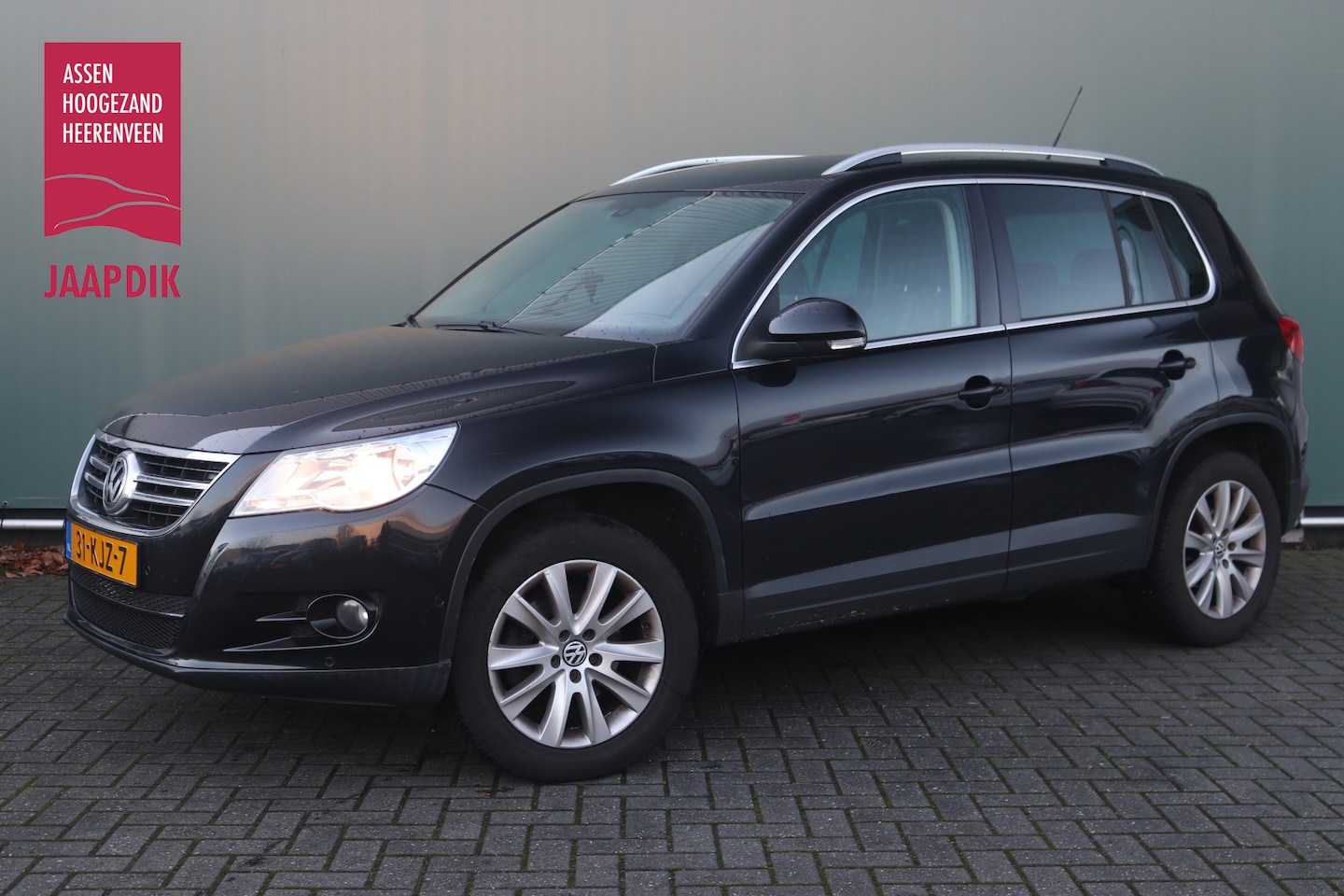 Volkswagen Tiguan - BJR 2010 2.0 TSI 170PK Sport&Style 4Motion AUTOMAAT / 4X4 / AIRCO / CRUISE CONTROLL / TREK - AutoWereld.nl