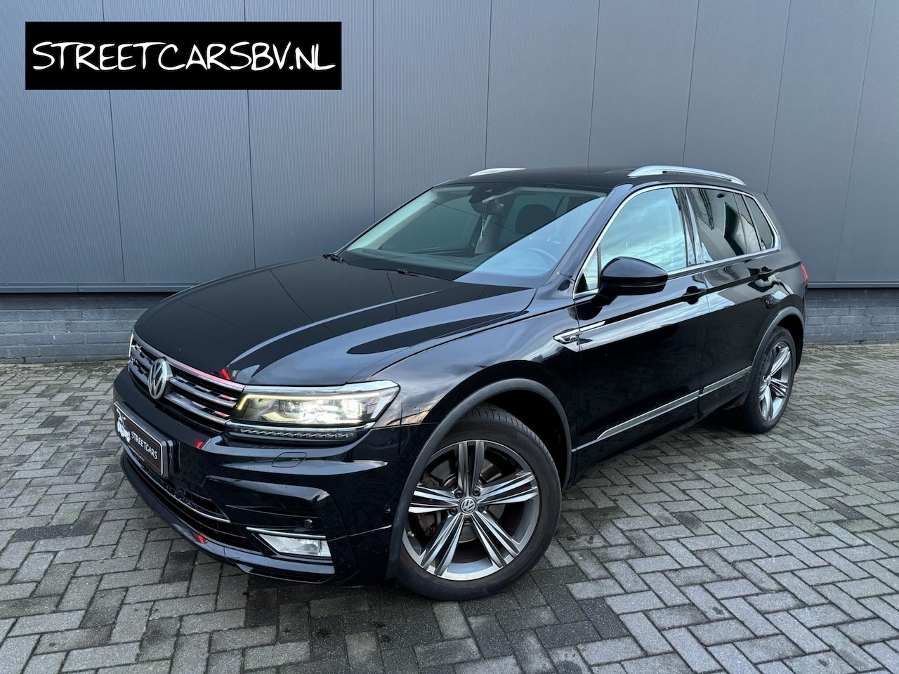 Volkswagen Tiguan - 2.0 TDI 190pk R-Line 4Motion/Pano/ACC/Deal ondh! - AutoWereld.nl