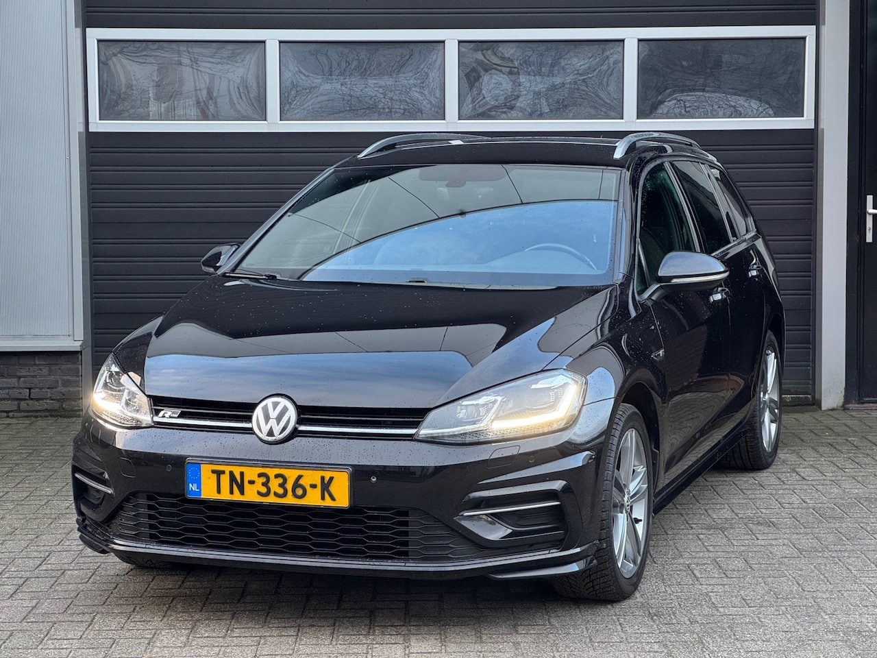 Volkswagen Golf Variant - 1.0 TSI DSG Highline Business R Xenon/Led, Virtual, Camera, NAP - AutoWereld.nl