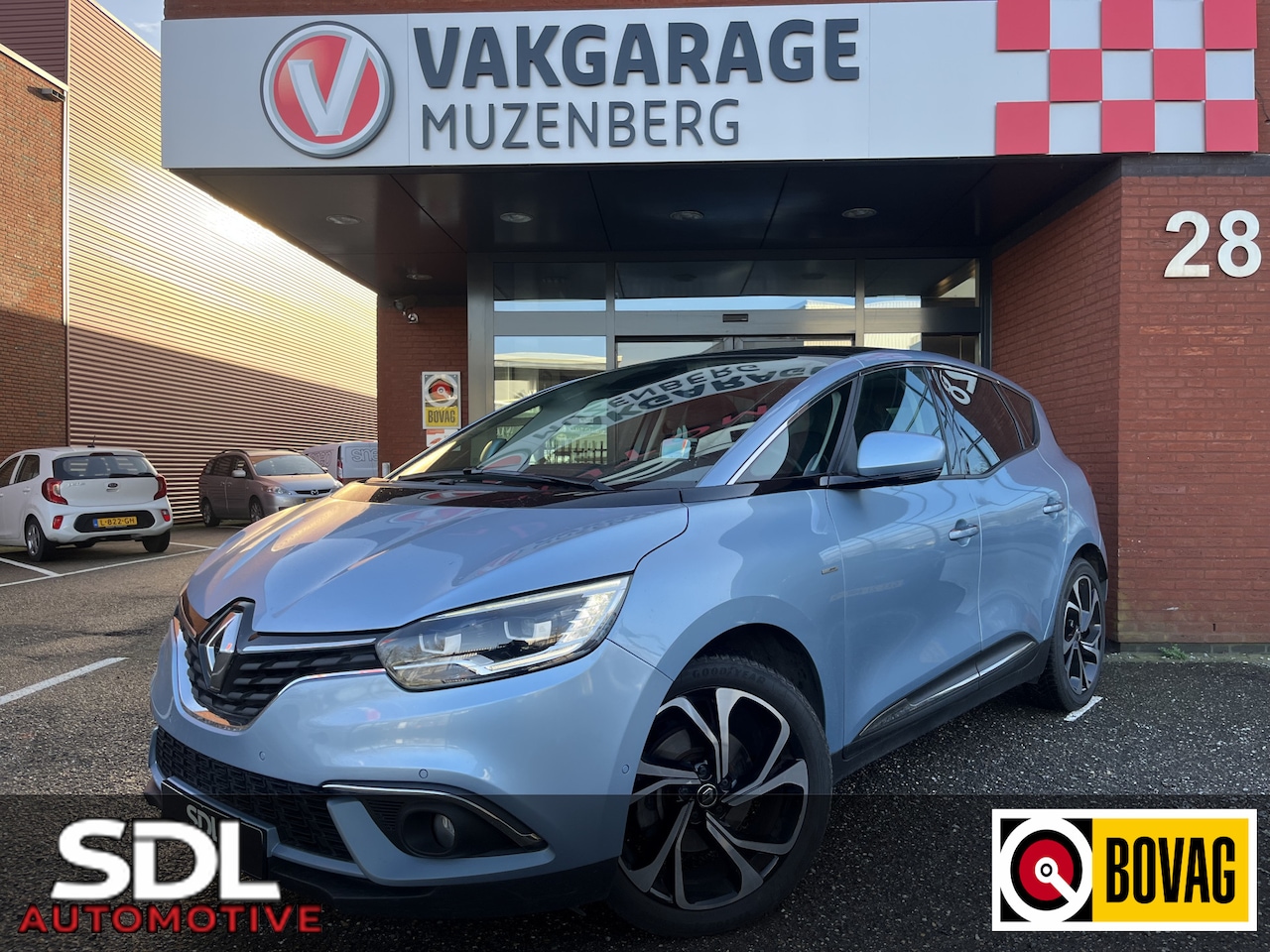 Renault Scénic - 1.3 TCe Bose // FULL LED PANODAK // BOSE AUDIO // HEAD UP DISPLAY //KEYLESS // CLIMA // NA - AutoWereld.nl