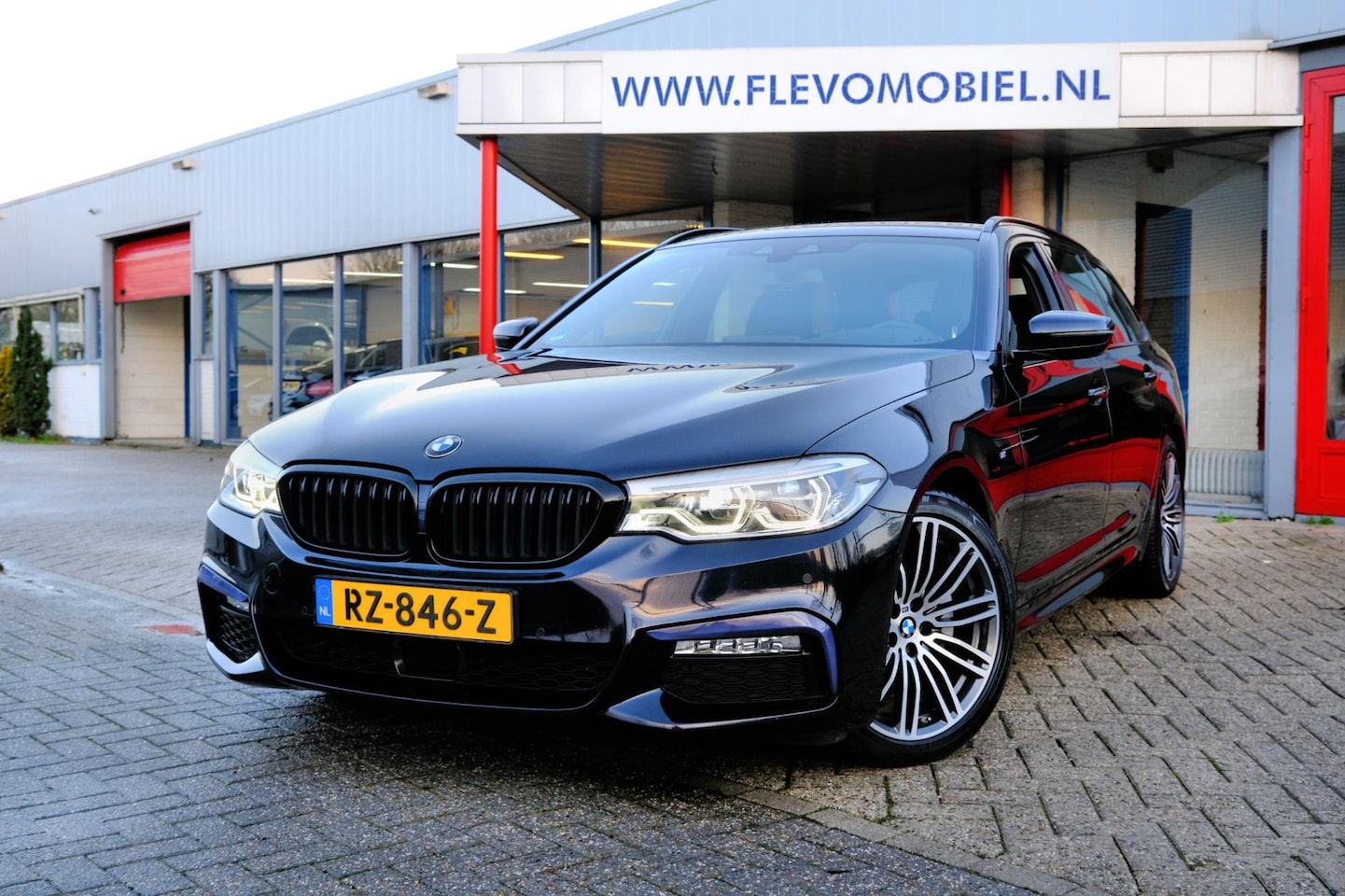 BMW 5-serie Touring - 520d 190pk M Sport Aut. Leder|1e Eig|Navi|LED|Sportstoelen|19" LMV - AutoWereld.nl