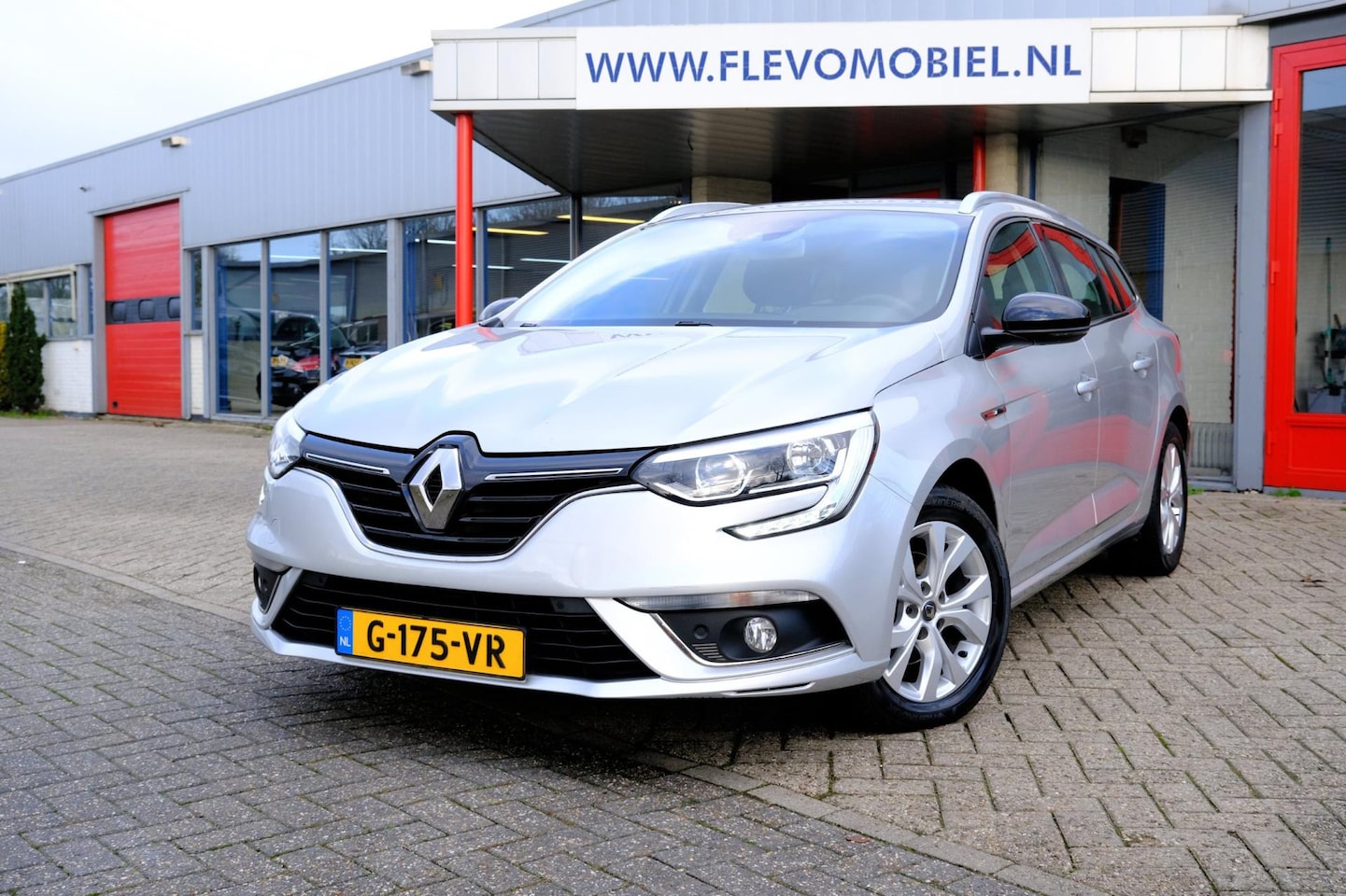 Renault Mégane Estate - 1.5 Blue dCi Limited Navi|Clima|LMV|PDC - AutoWereld.nl